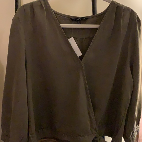 Top - Picture 3 of 14